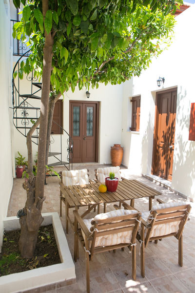 House Marigo Suites Koszkinú Kültér fotó